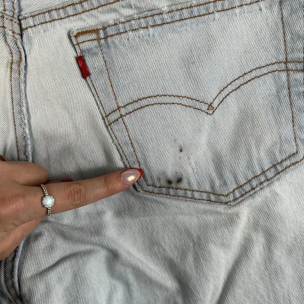 VTG Levis 501 Jeans Mens 30x31 Light Wash Straight Button Fly USA 90s Grunge